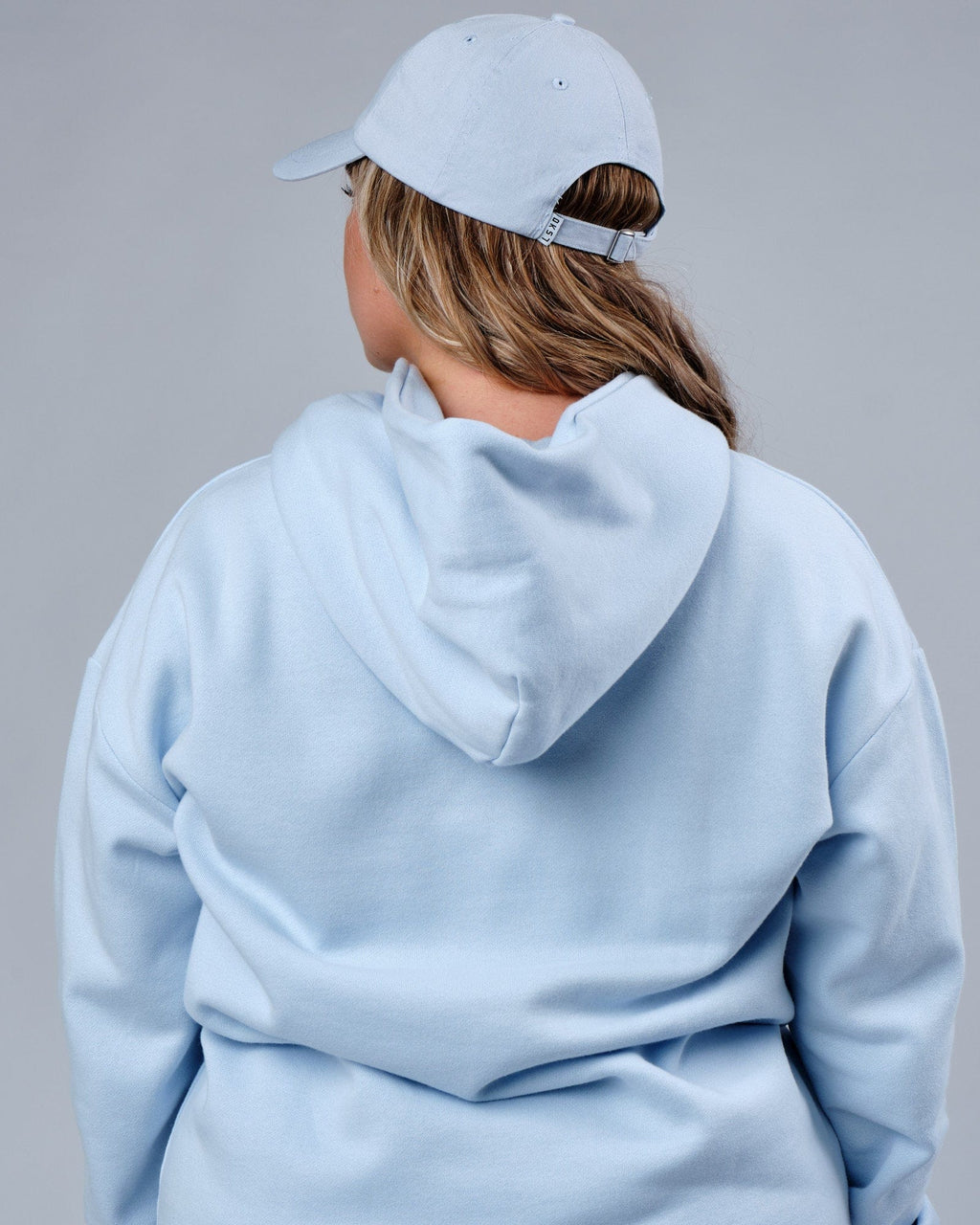 Model wearing Compact Cap - Ballad Blue