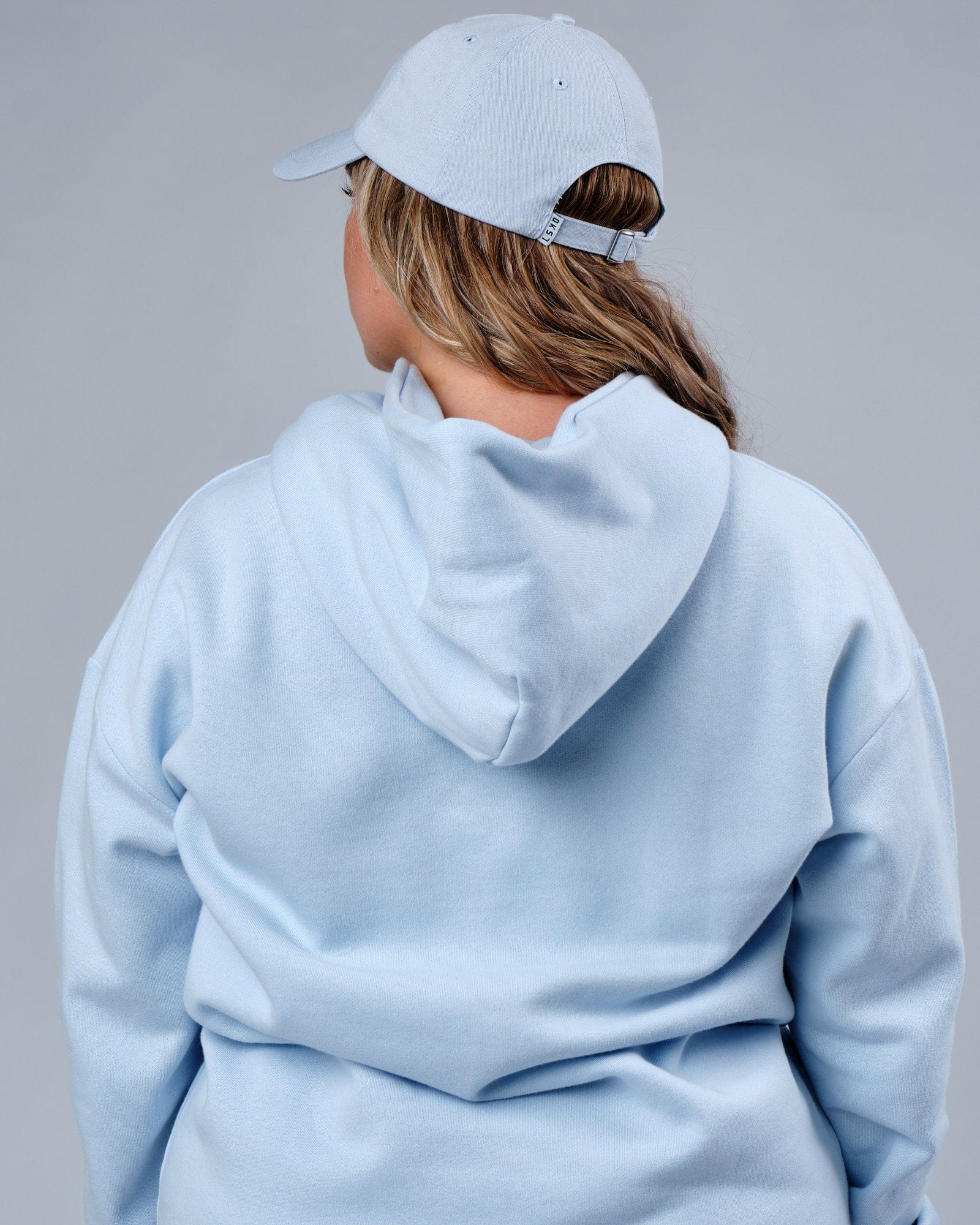 Model wearing Compact Cap - Ballad Blue