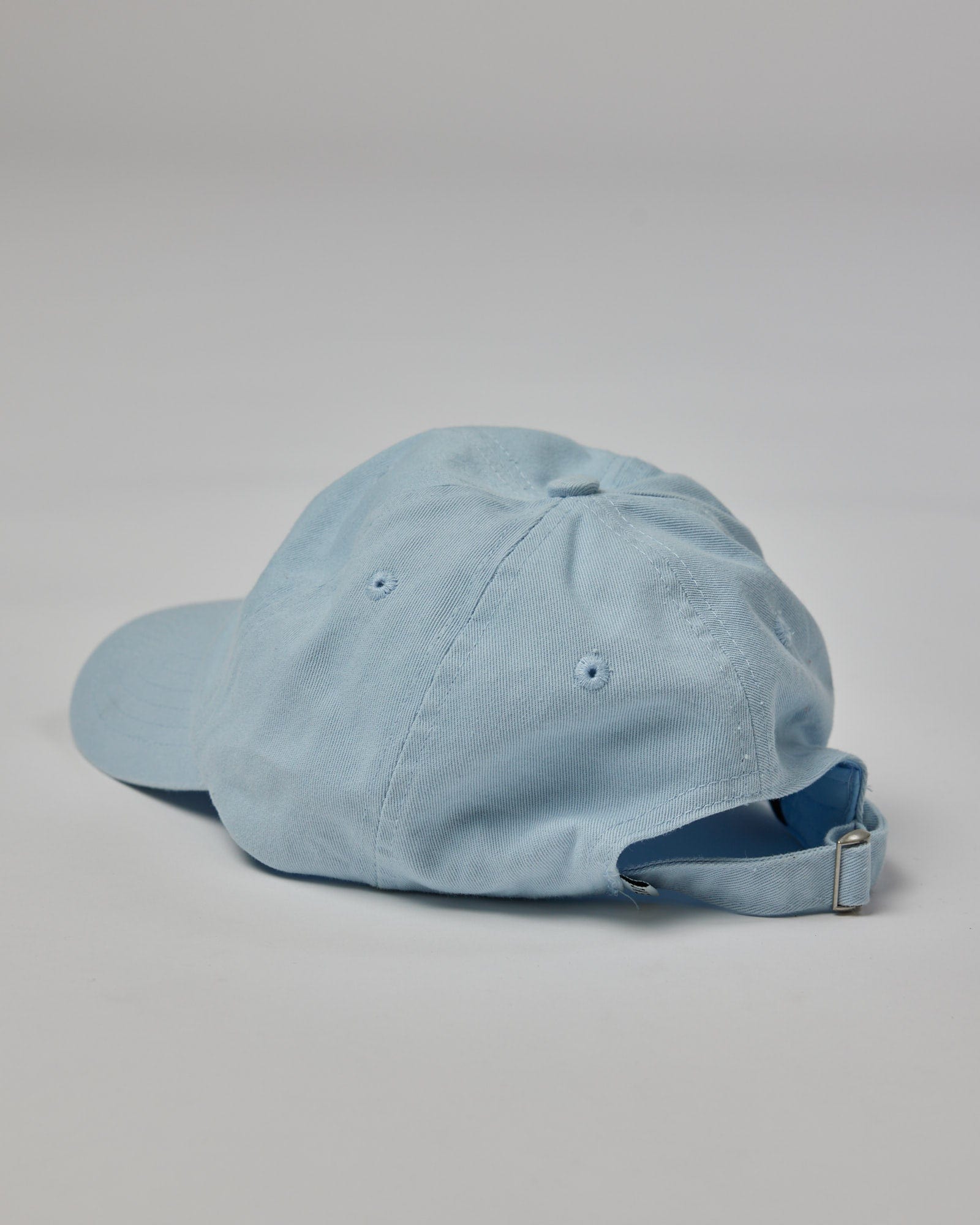 Model wearing Compact Cap - Ballad Blue