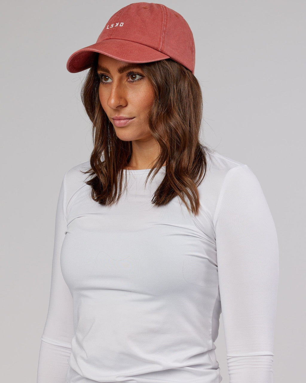 Model wearing Compact Cap - Marsala