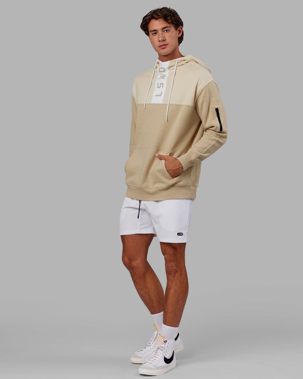 Model wearing Contrary Hoodie Oversize - Pale Khaki