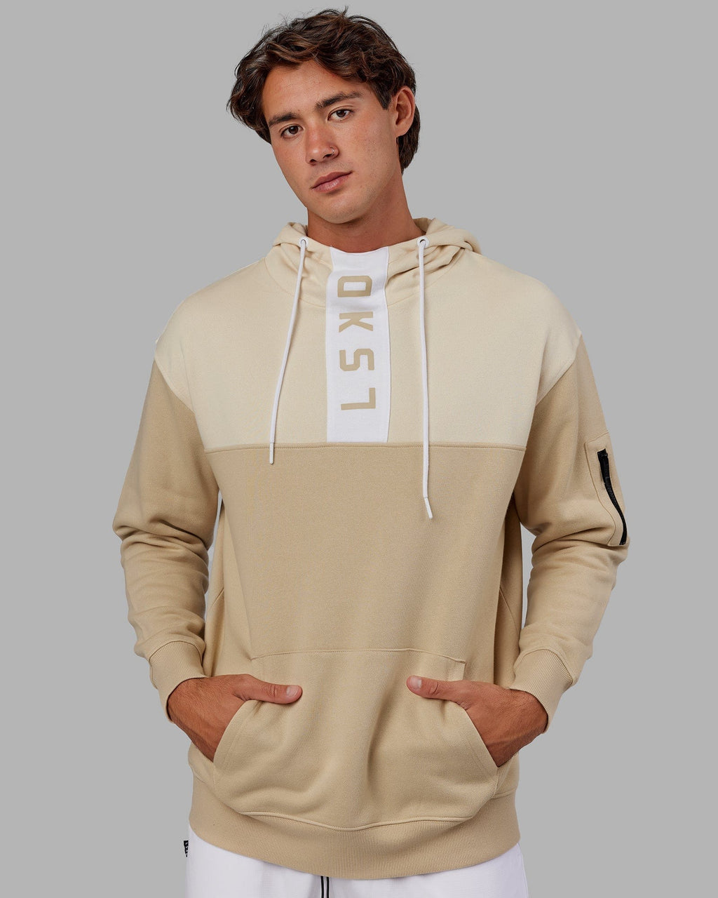 Model wearing Contrary Hoodie Oversize - Pale Khaki