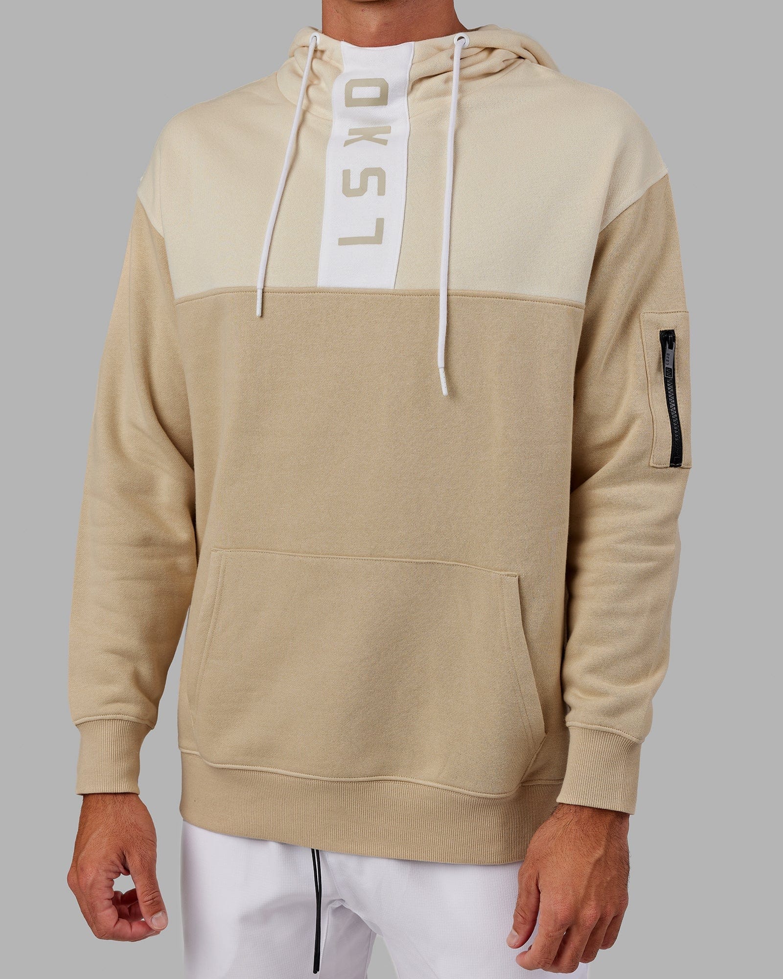 Model wearing Contrary Hoodie Oversize - Pale Khaki