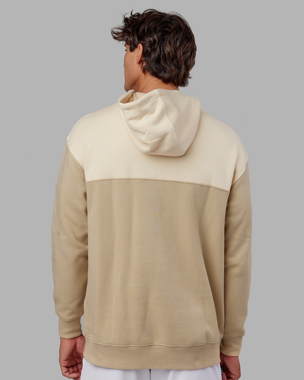Model wearing Contrary Hoodie Oversize - Pale Khaki