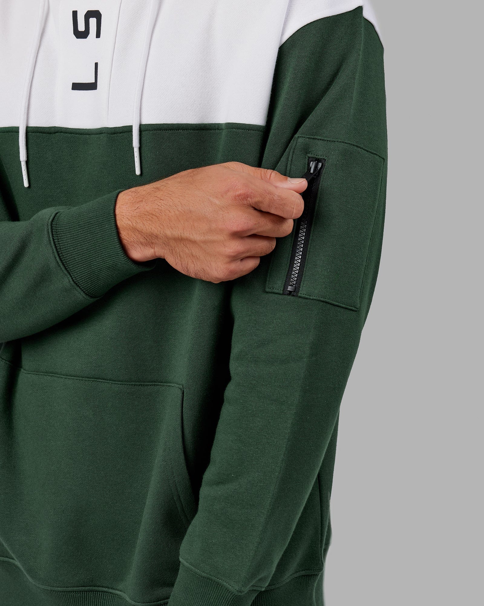 Model wearing Contrary Hoodie Oversize - Pineneedle-White