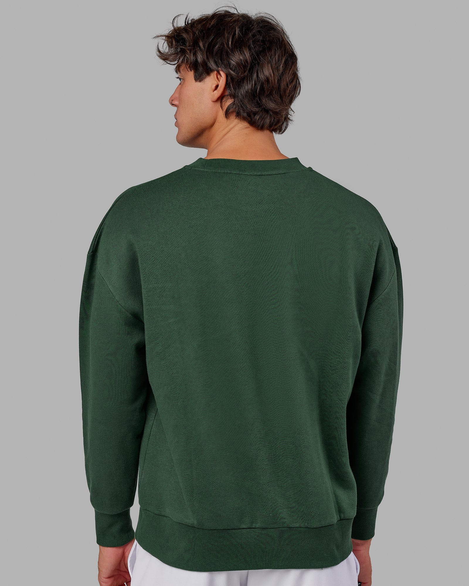 Model wearing Cornerstone Sweater Oversize - Pineneedle