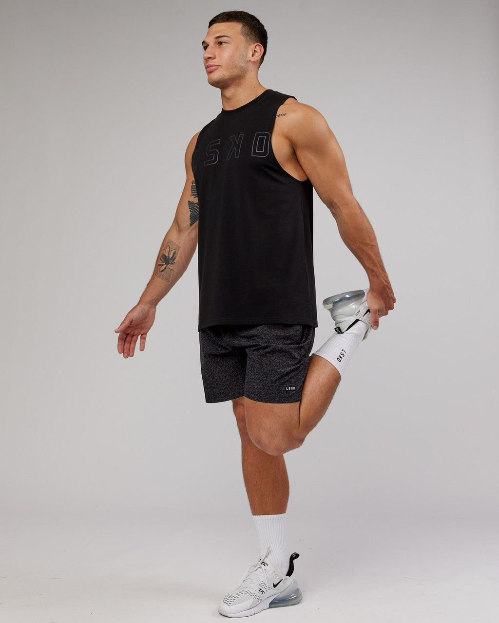 Model wearing Expand FLXCotton Training Fit Tank - Black-Black