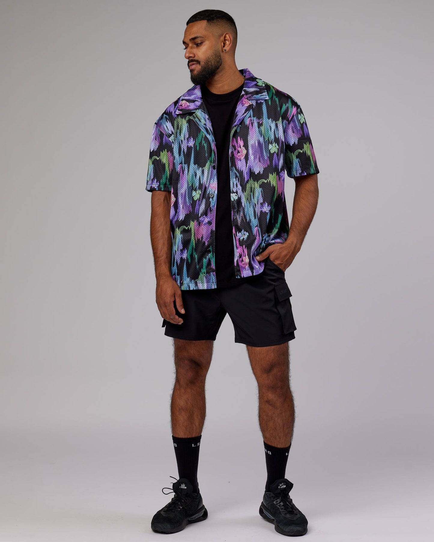 Model wearing Expression Short Sleeve Mesh Shirt - Hyper Floral Black