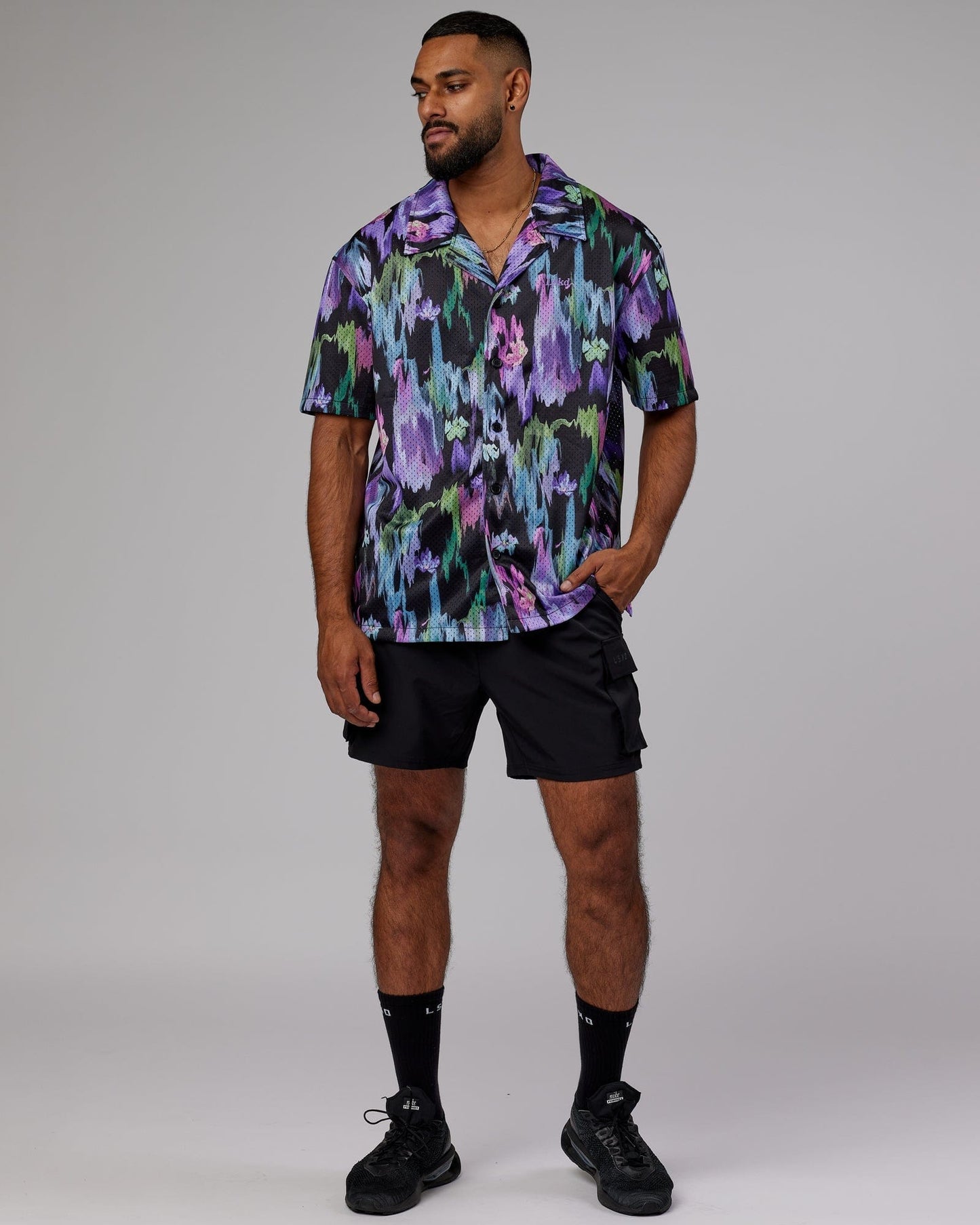 Model wearing Expression Short Sleeve Mesh Shirt - Hyper Floral Black