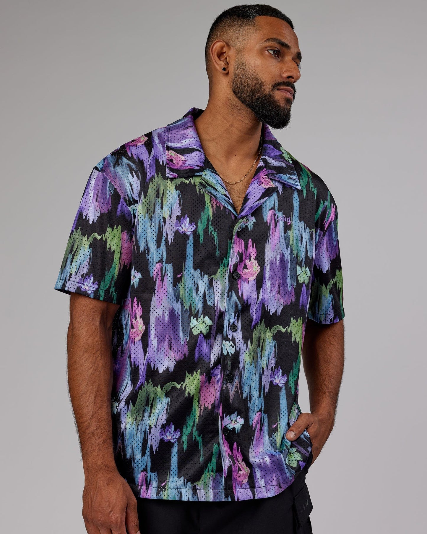 Model wearing Expression Short Sleeve Mesh Shirt - Hyper Floral Black