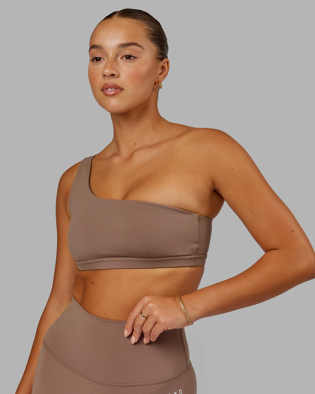 Model wearing Flex Sports Bra - Deep Taupe