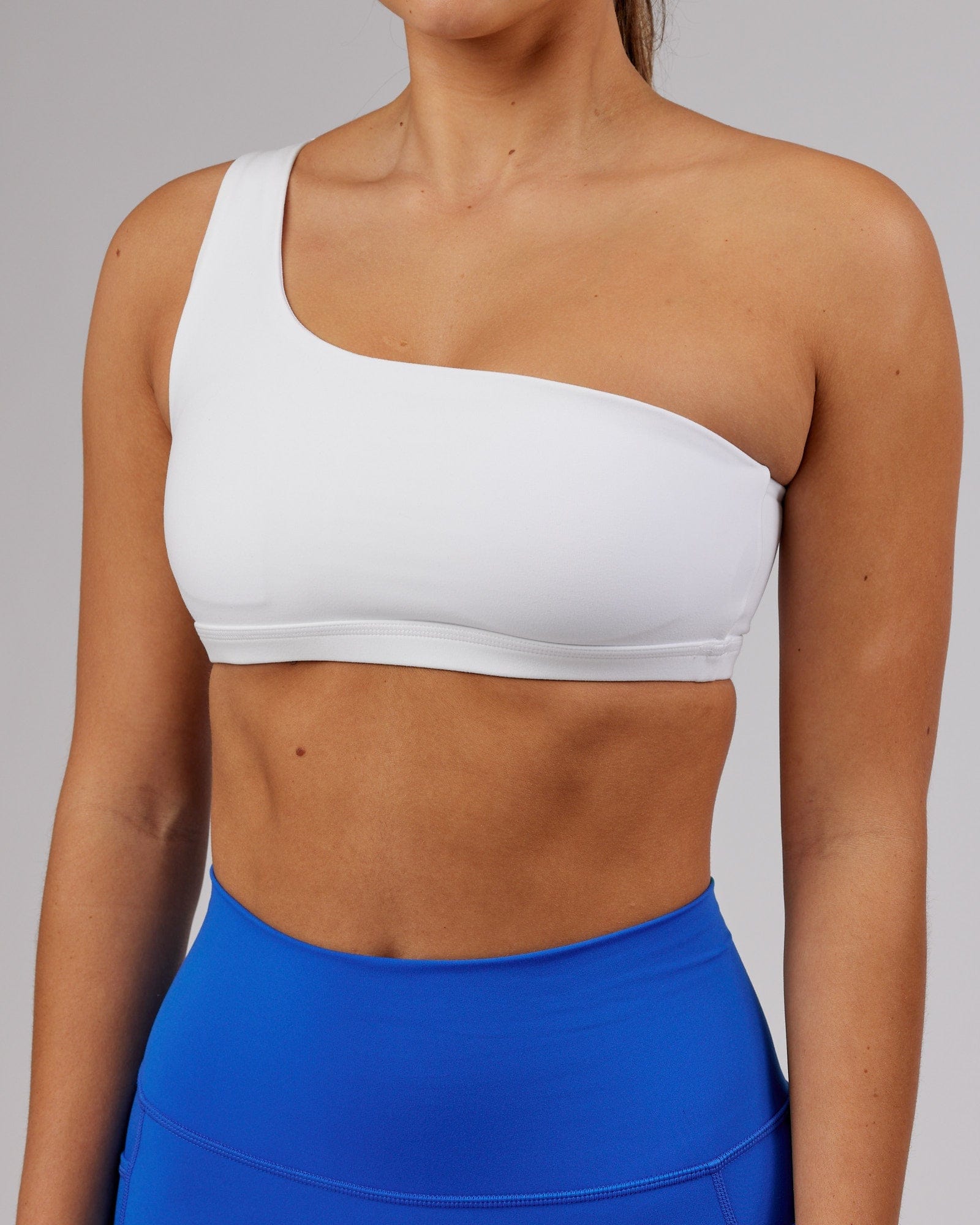 Model wearing Flex Sports Bra - White