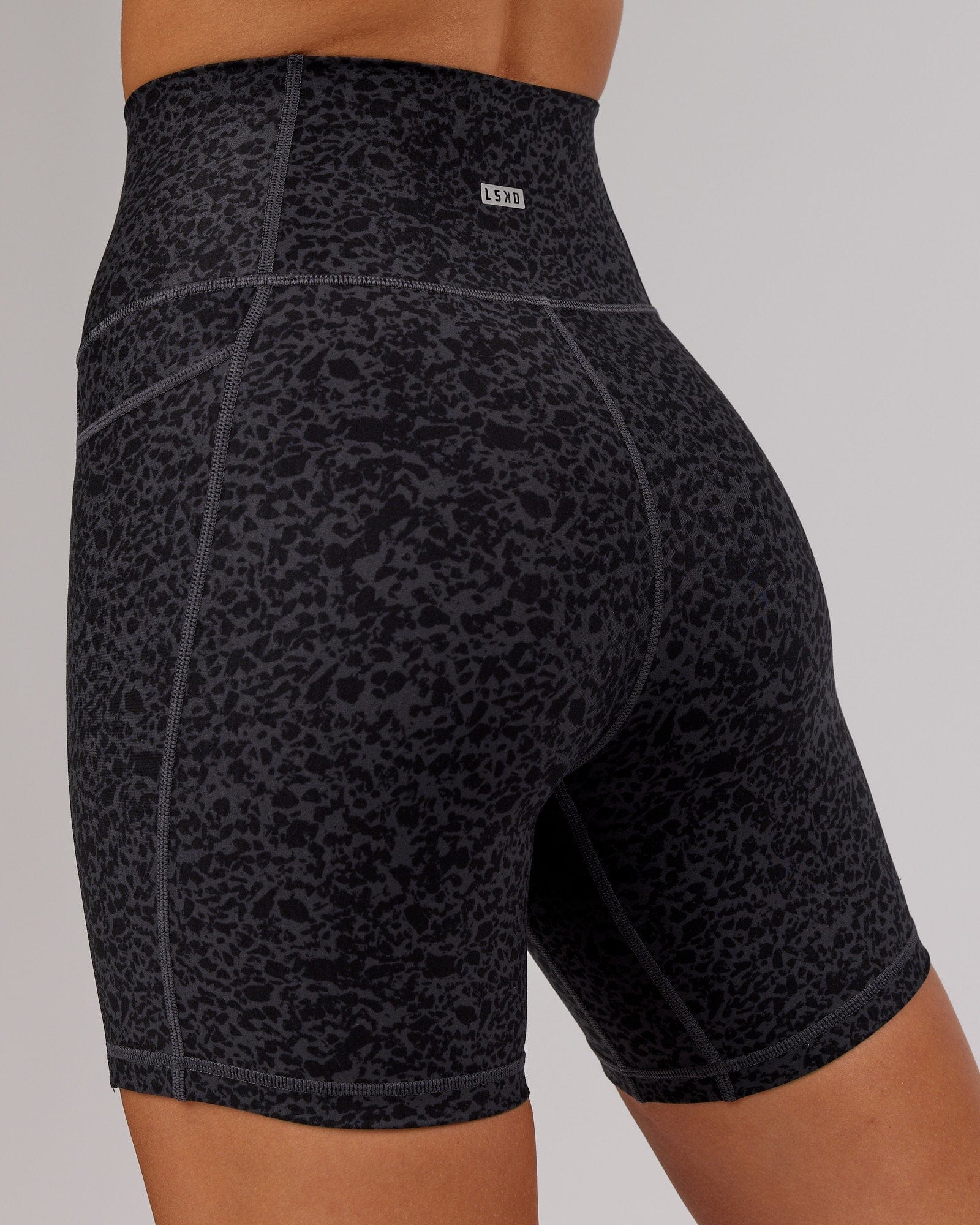 Model wearing Fusion Mid Short Tight - Black Etching