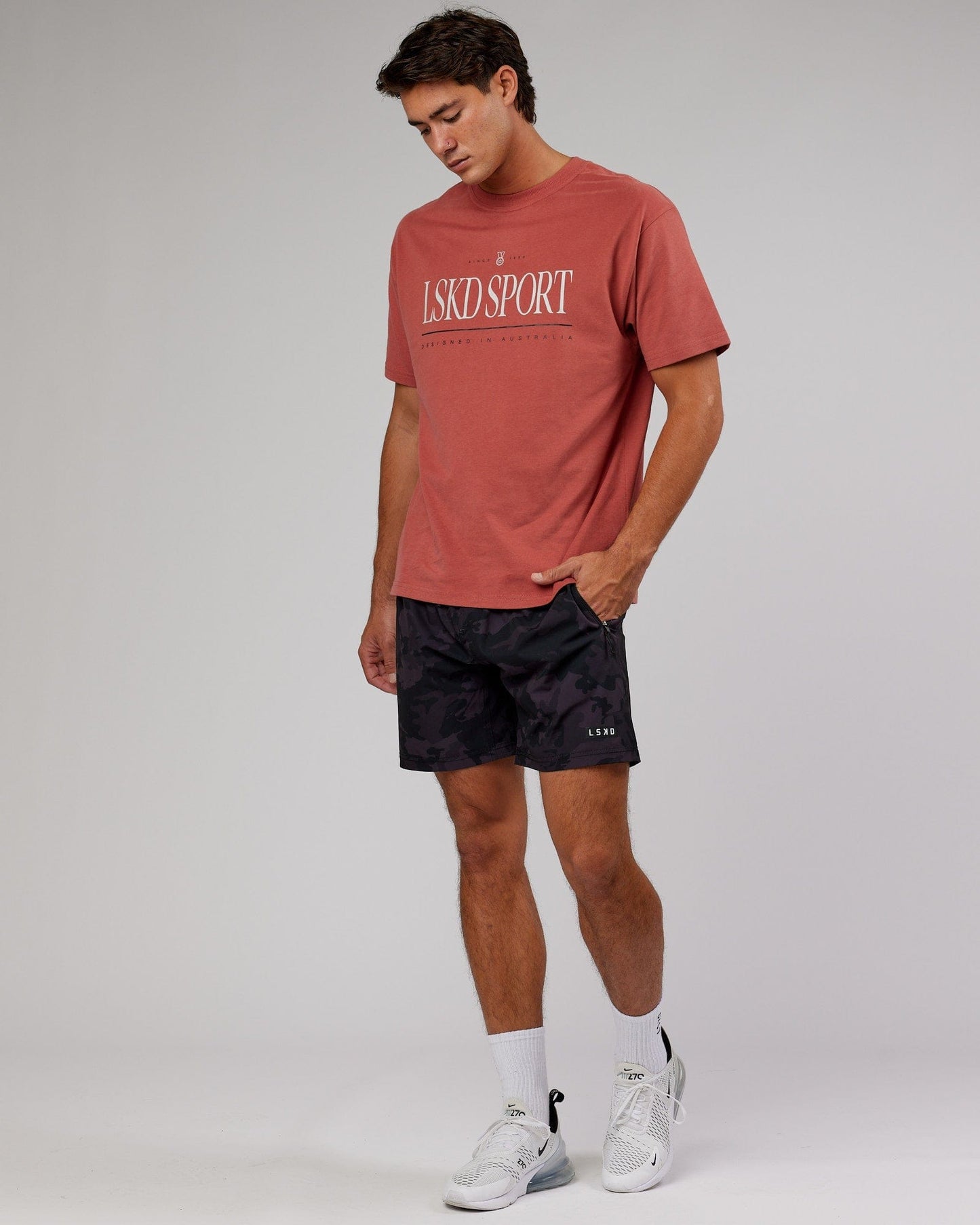 Model wearing Heritage Heavyweight Tee Oversize - Marsala