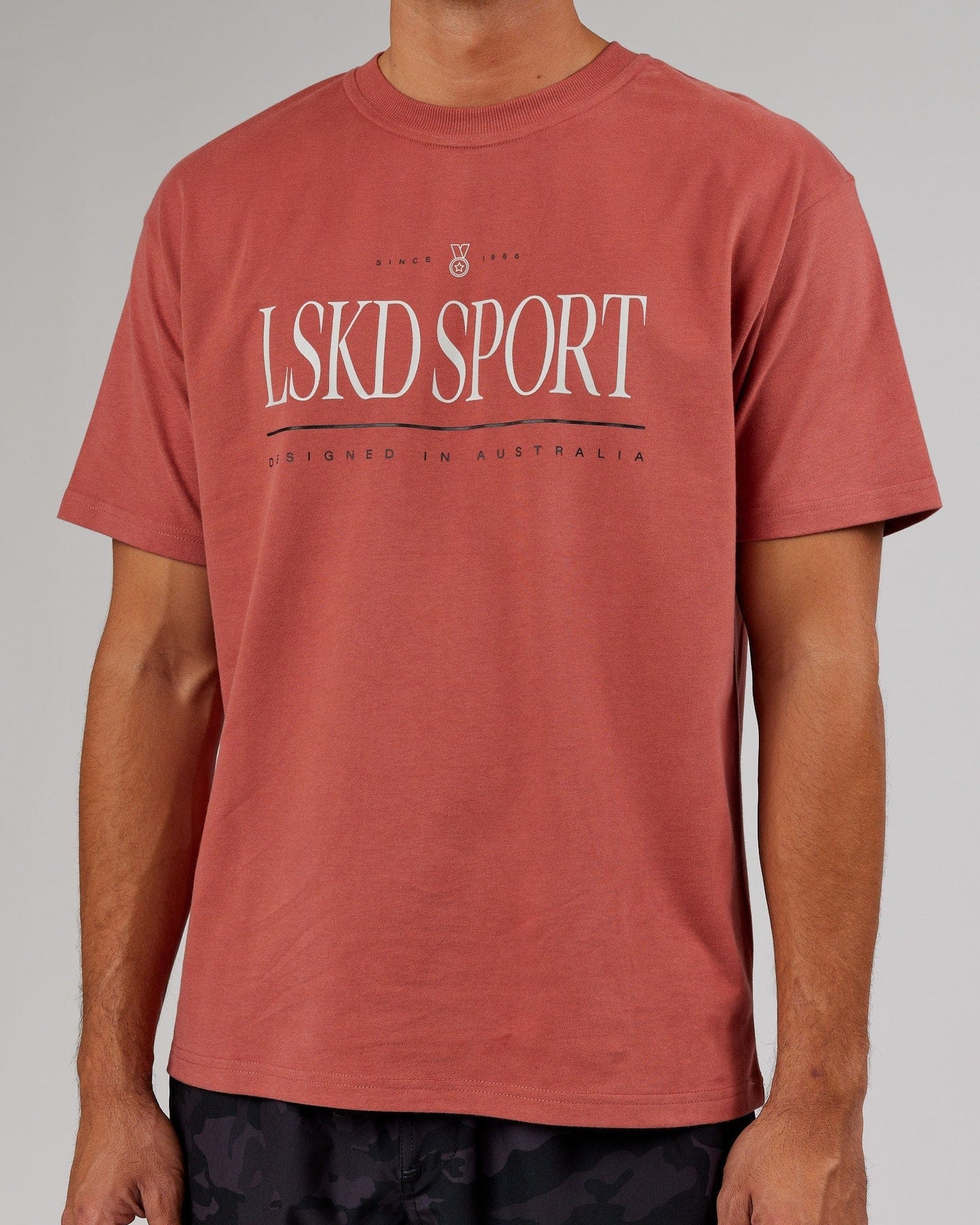 Model wearing Heritage Heavyweight Tee Oversize - Marsala