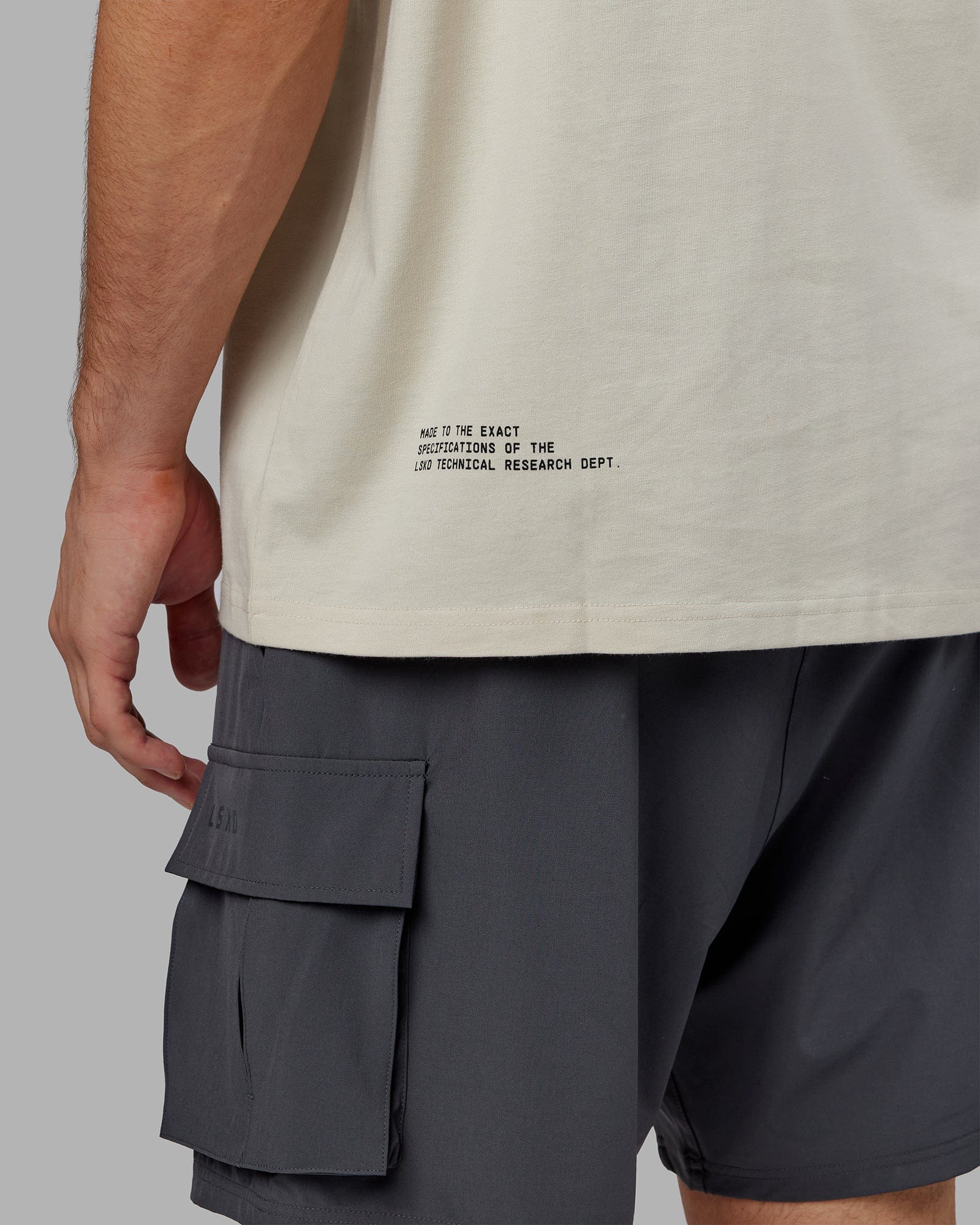 Model wearing Lab Heavyweight Tee Oversize - Bone