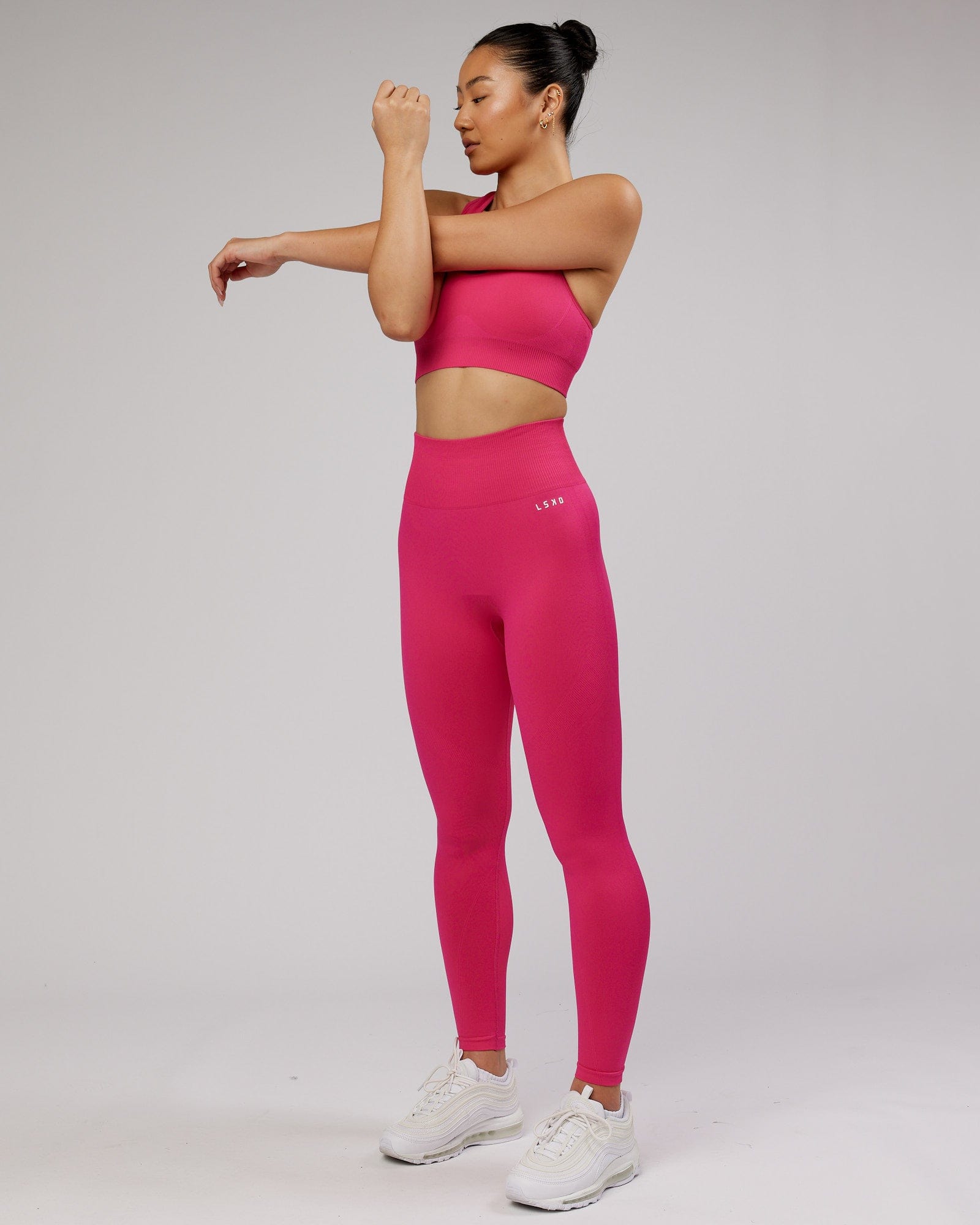 Model wearing Limitless Seamless Full Length Tight - Magenta