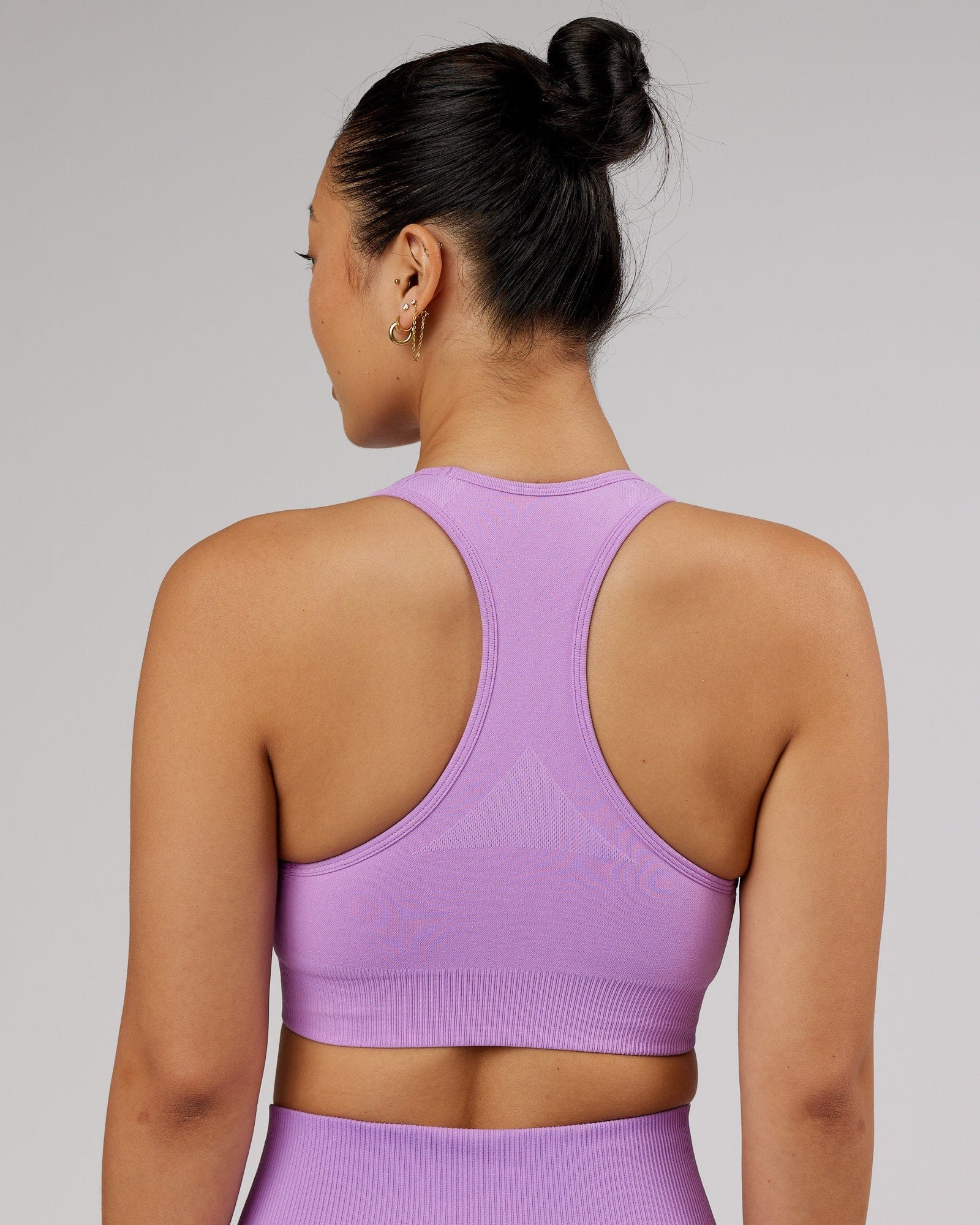 Model wearing Limitless Seamless Sports Bra - Lilac