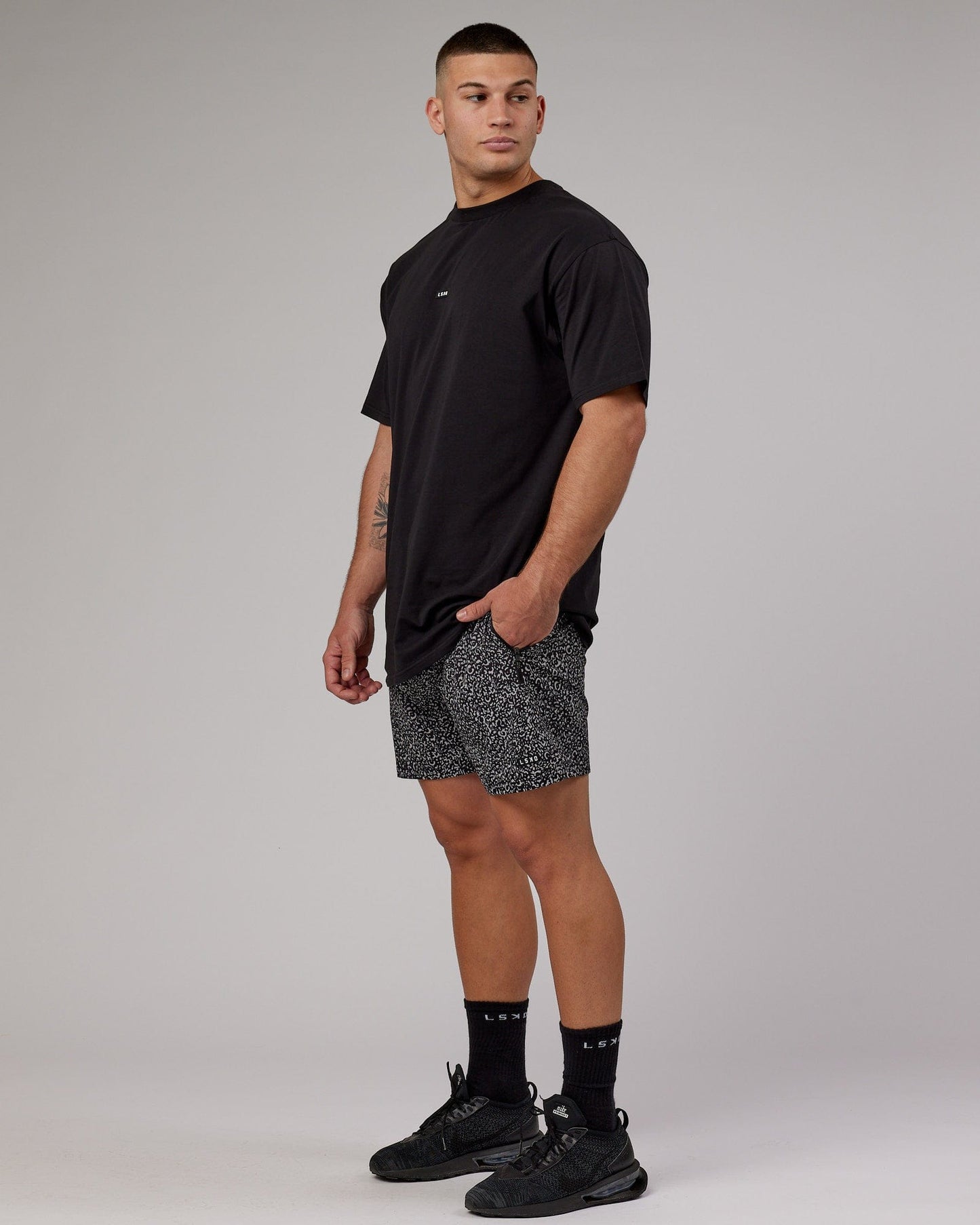 Model wearing Fundamental FLXCotton Tee Longline Oversize - Black