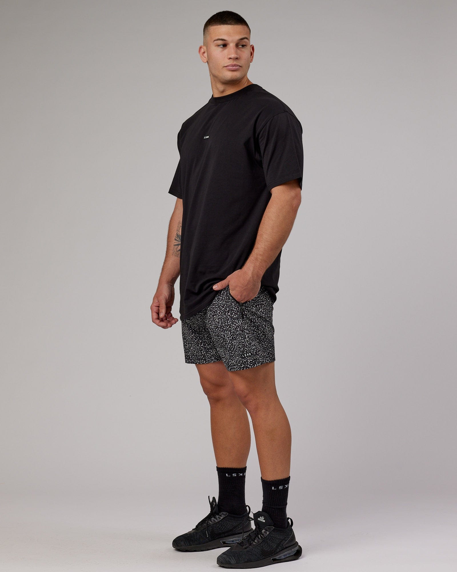 Model wearing Fundamental FLXCotton Tee Longline Oversize - Black