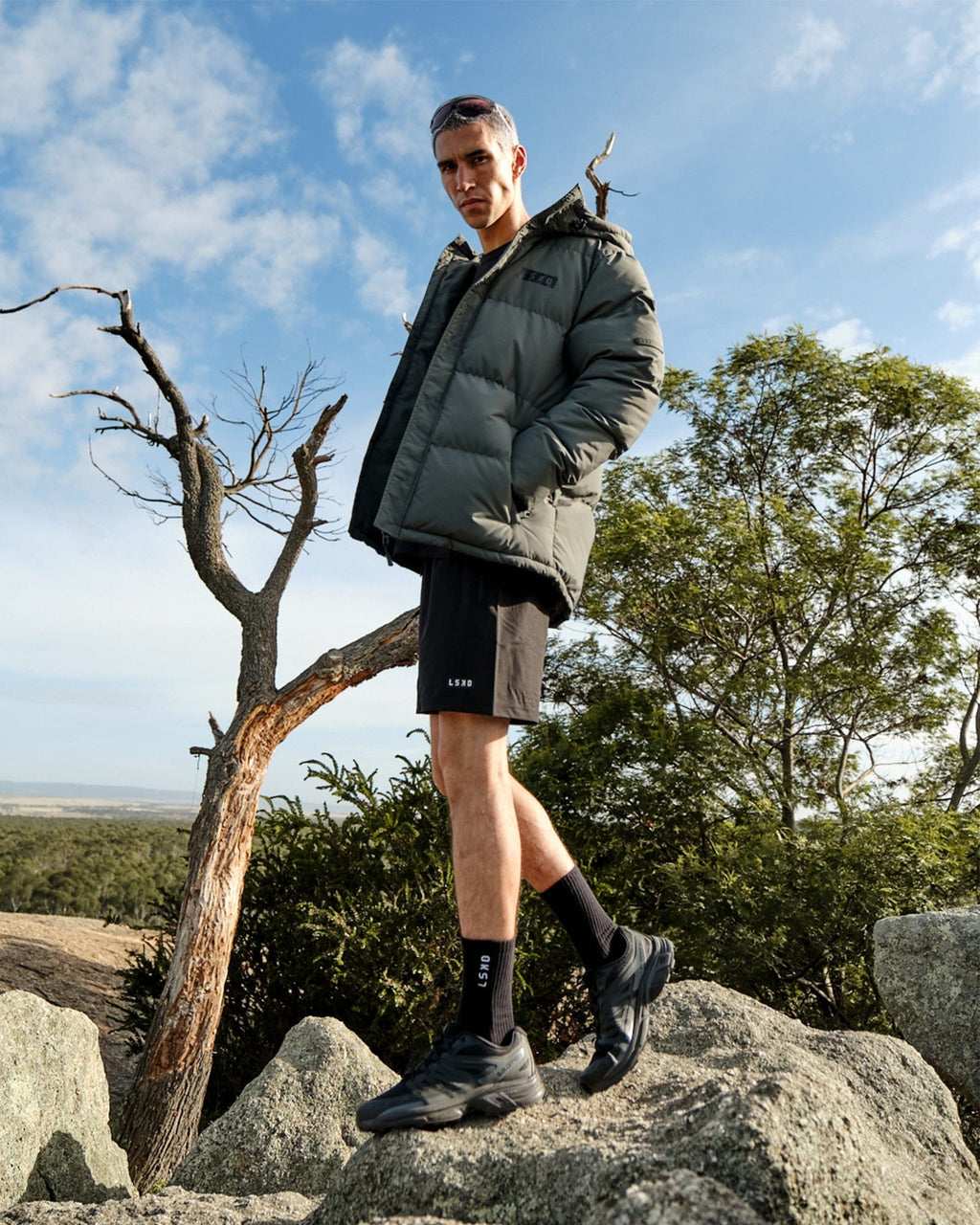 Model wearing Roasted Puffer Jacket Oversize 22 - Carbon Green