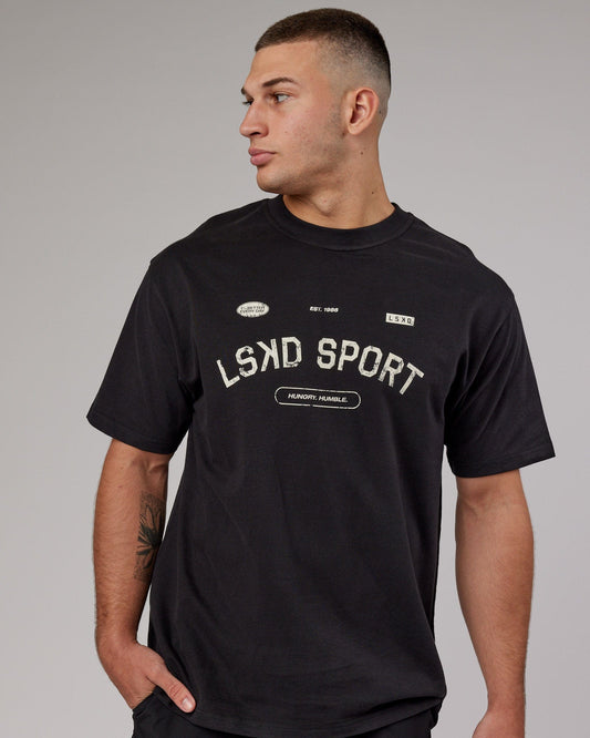 Model wearing Free Throw Heavyweight Tee Oversize - Black