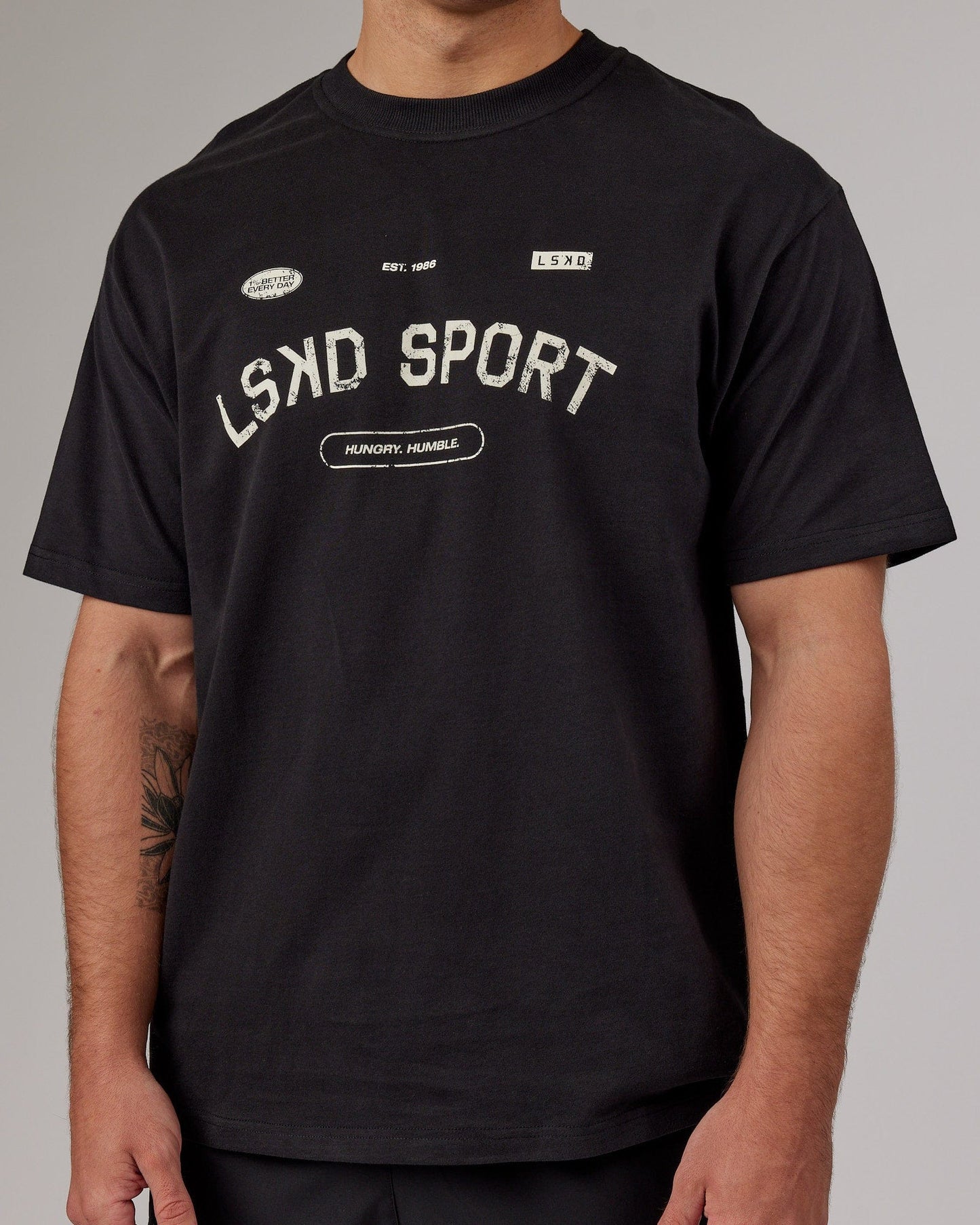 Model wearing Free Throw Heavyweight Tee Oversize - Black