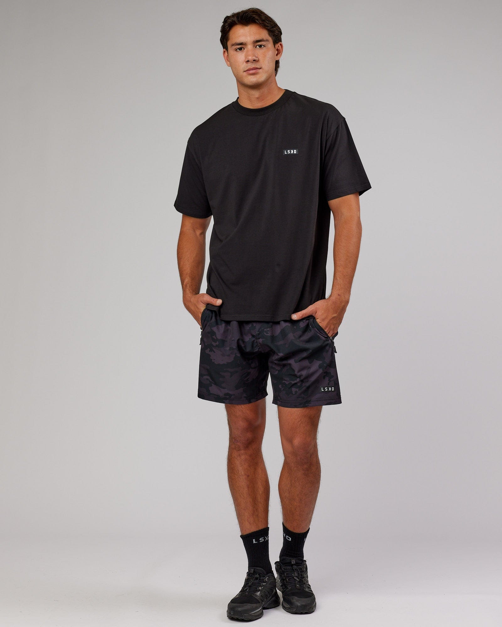 Model wearing Iconic FLXCotton Tee Oversize - Black-White