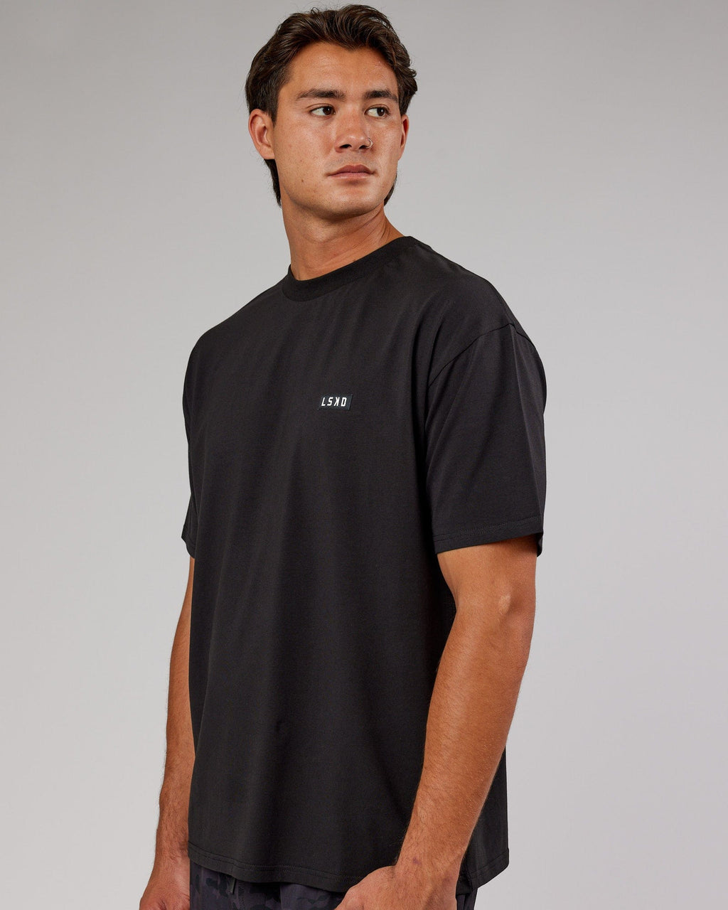 Model wearing Iconic FLXCotton Tee Oversize - Black-White