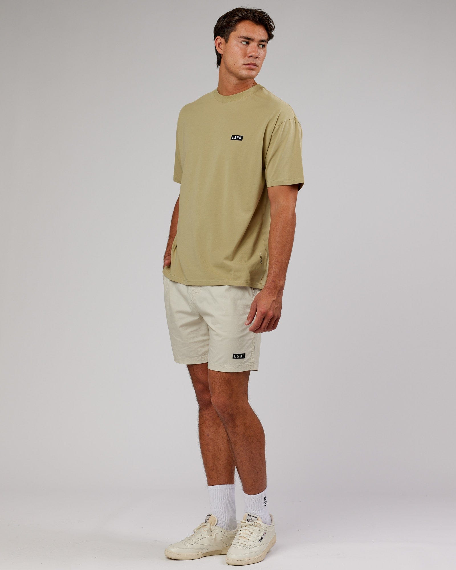 Model wearing Iconic FLXCotton Tee Oversize - Reed