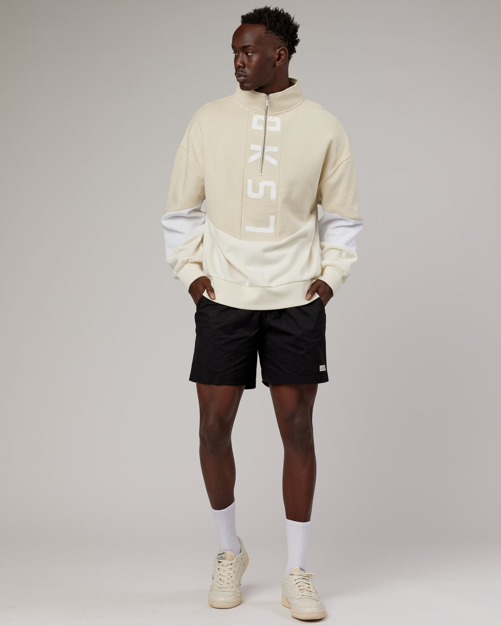 Model wearing Inversion Sweater Oversize - Almond Milk