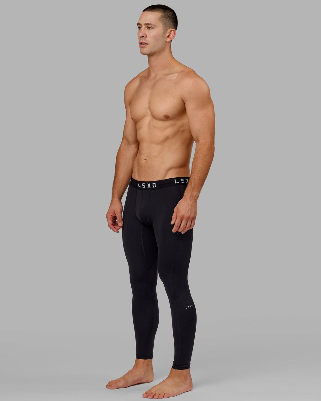 Model wearing Men's Perform Full Length Tight - Black