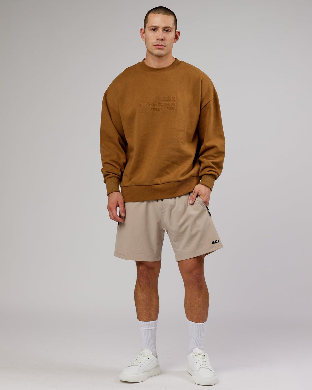 Model wearing Ultimate Comfort Sweater Oversize - Camel