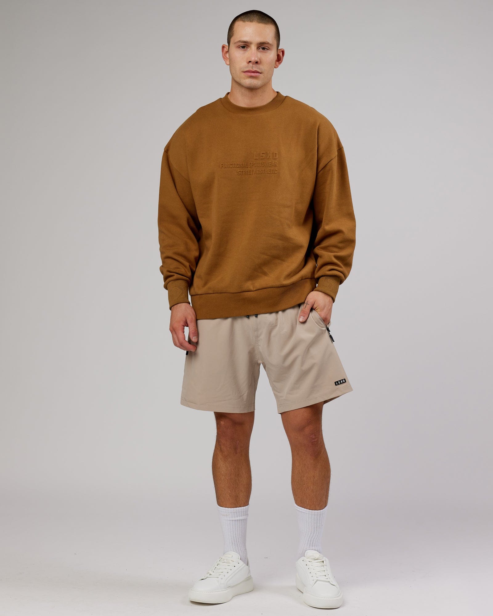 Model wearing Ultimate Comfort Sweater Oversize - Camel
