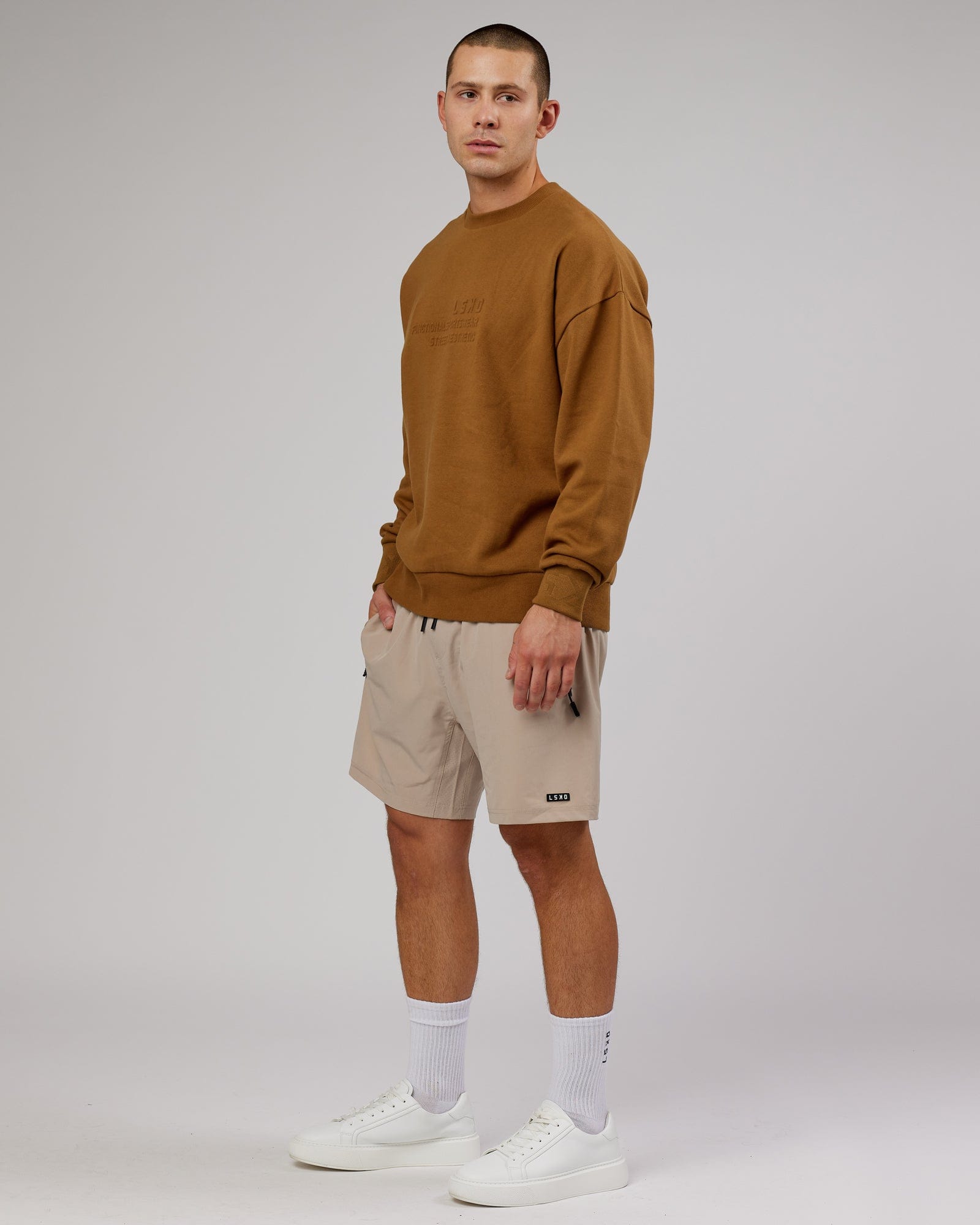 Model wearing Ultimate Comfort Sweater Oversize - Camel