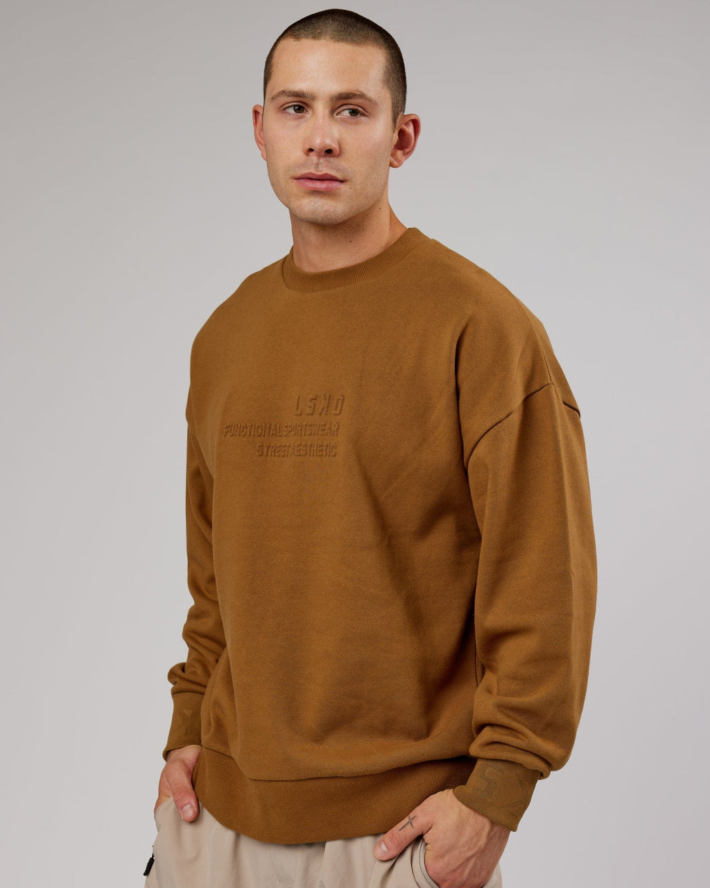 Model wearing Ultimate Comfort Sweater Oversize - Camel