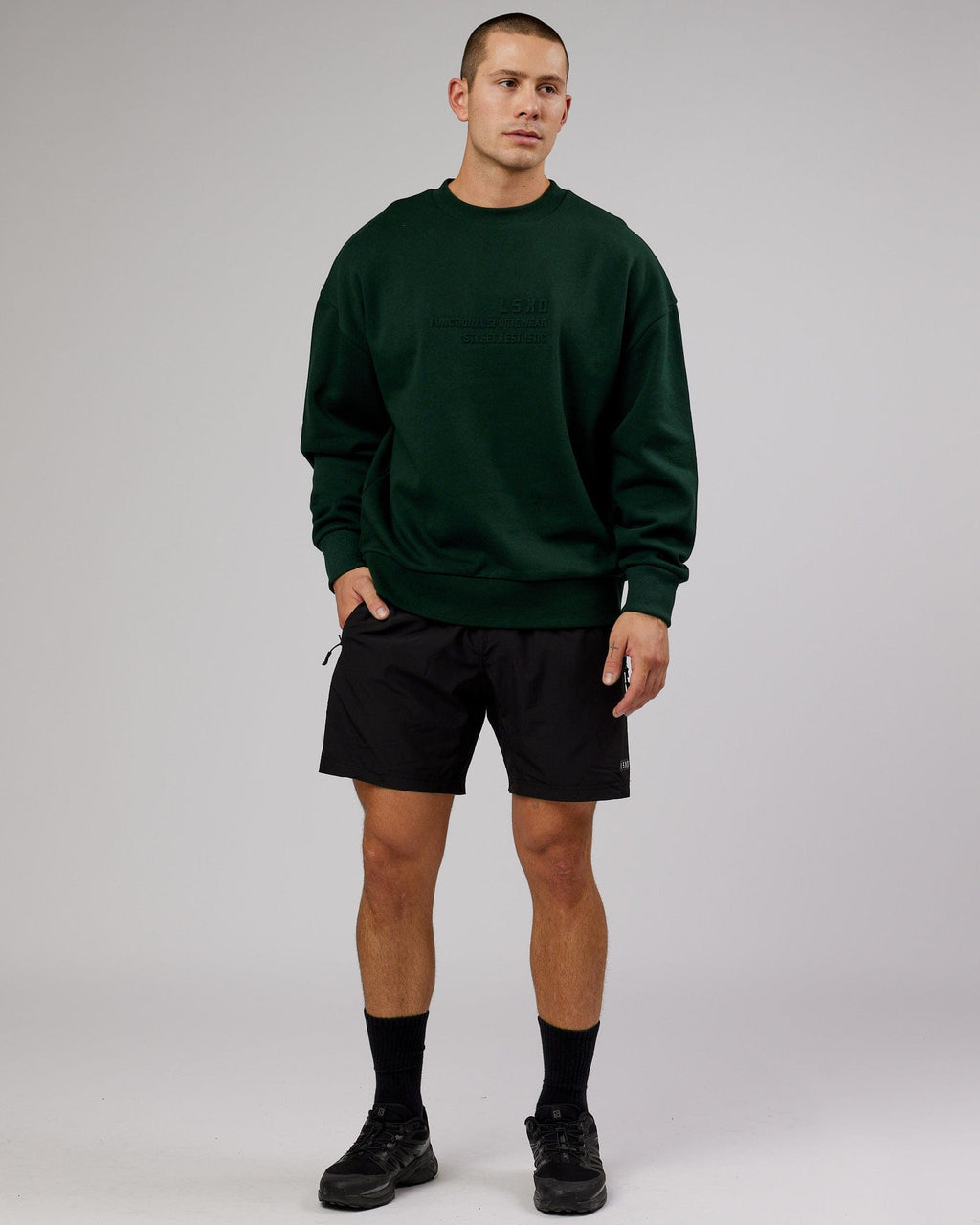Model wearing Ultimate Comfort Sweater Oversize - Forest