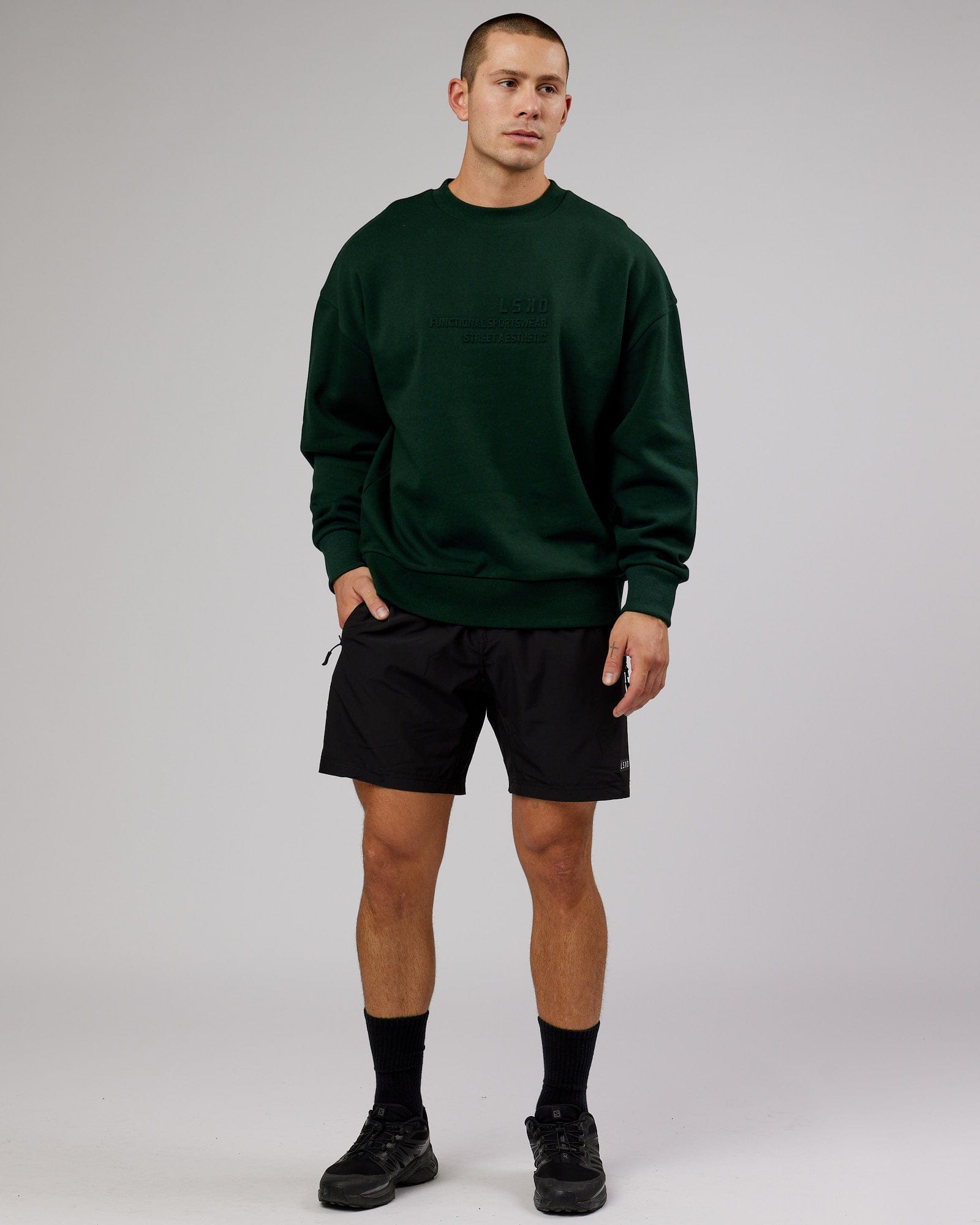 Model wearing Ultimate Comfort Sweater Oversize - Forest