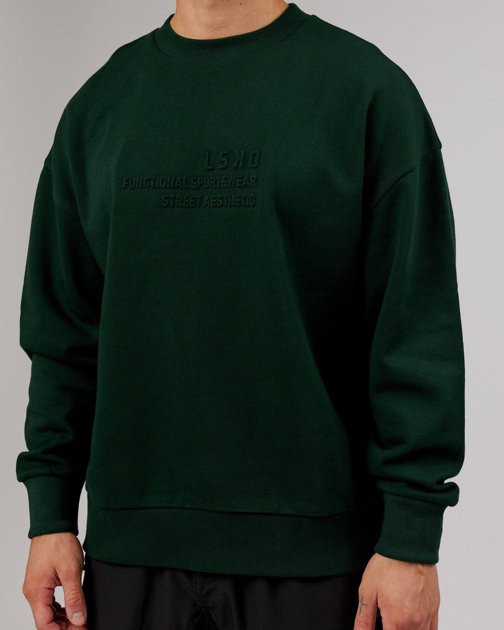 Model wearing Ultimate Comfort Sweater Oversize - Forest