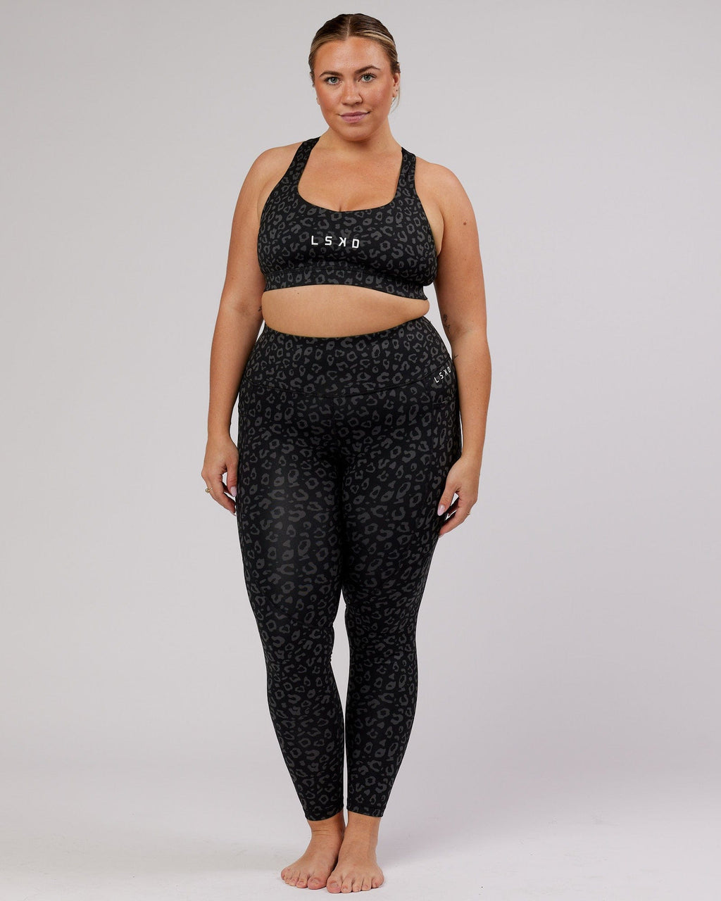 Model wearing Rep Full Length Tight Small Logo - Fever