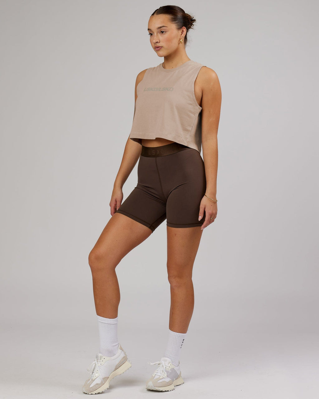 Model wearing Speedway FLXCotton Cropped Tank - Taupe