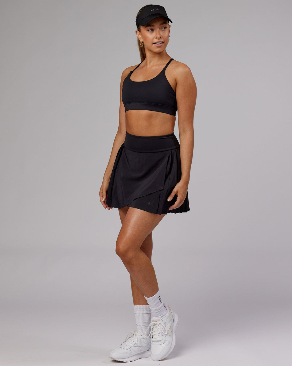 Model wearing Sprint Performance Visor - Black