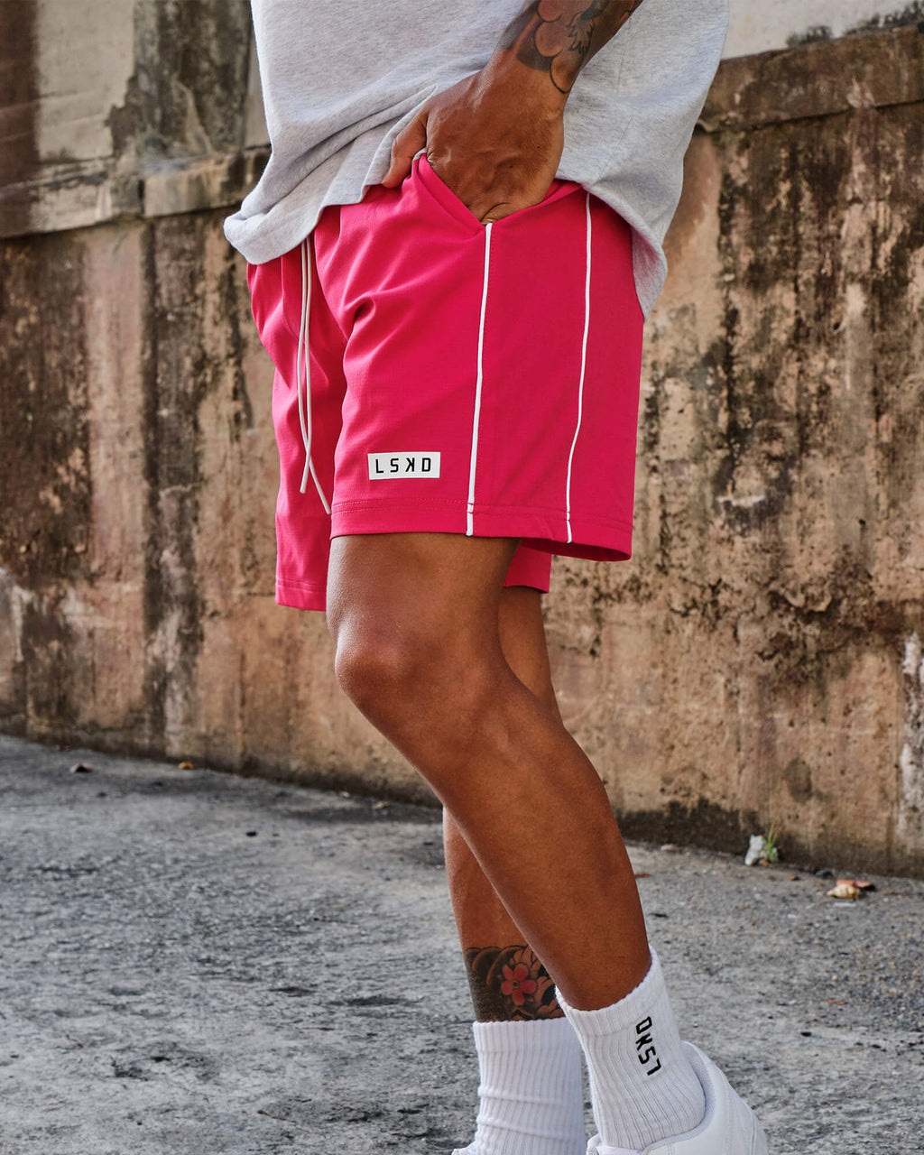 Model wearing Pipeline 7" Short - Boysenberry