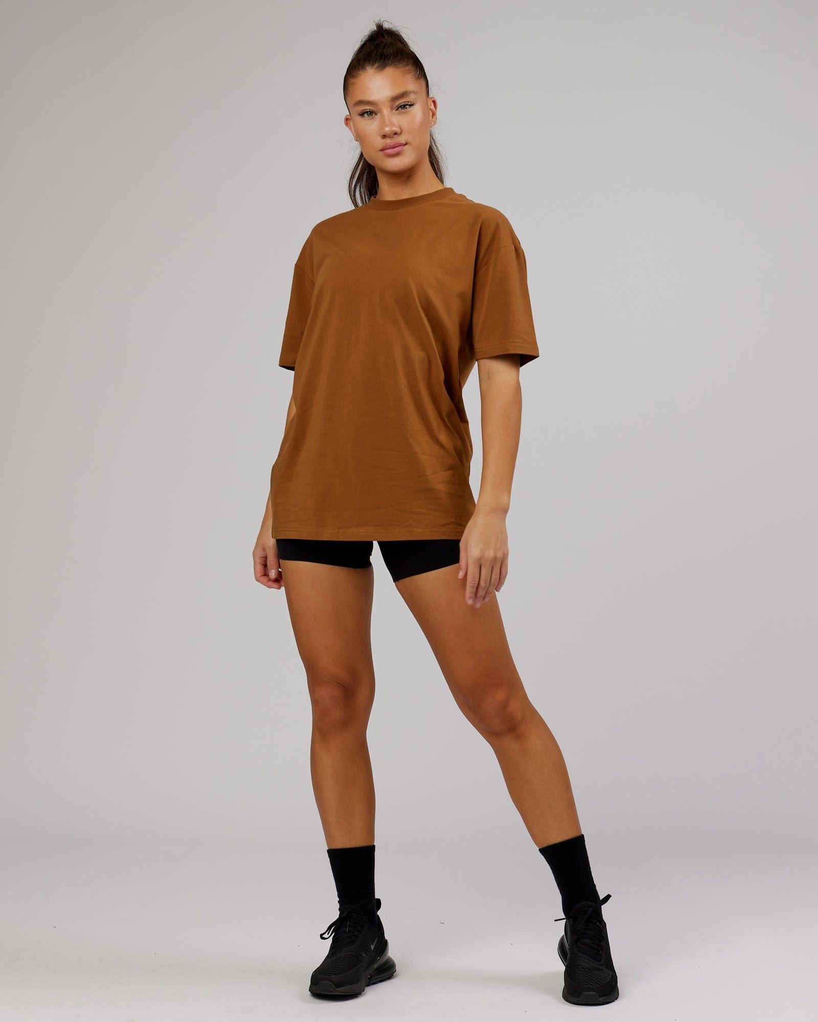 Model wearing Unisex LTRD FLXCotton Tee Oversize - Camel