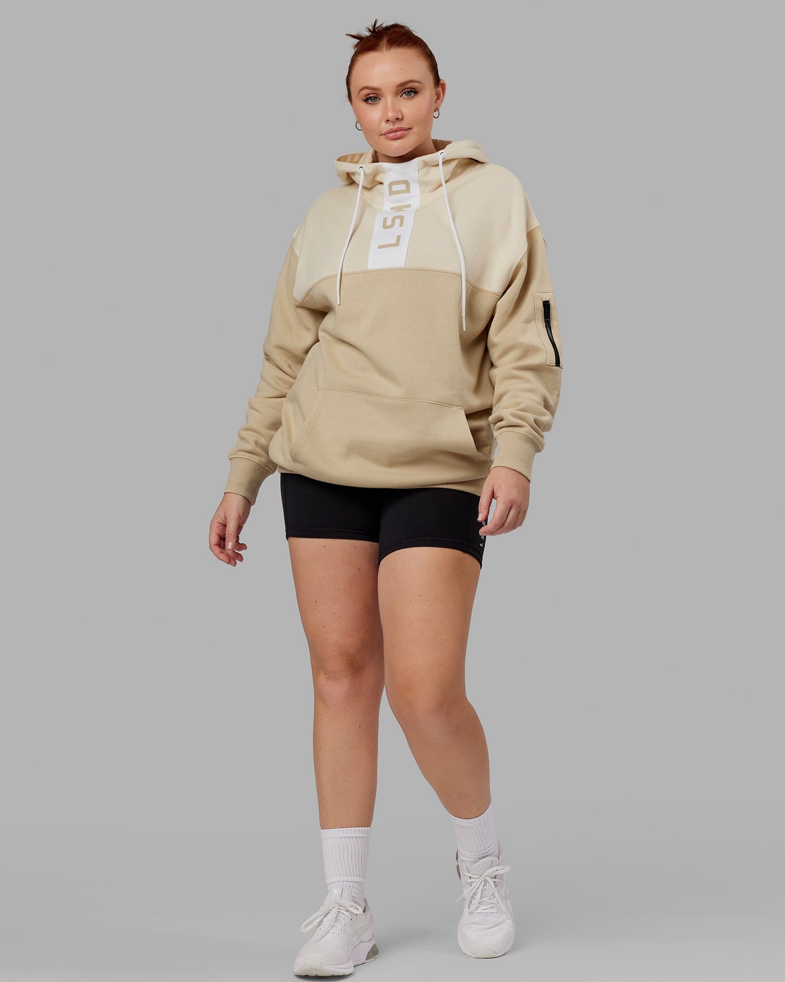 Model wearing Unisex Contrary Hoodie Oversize - Pale Khaki