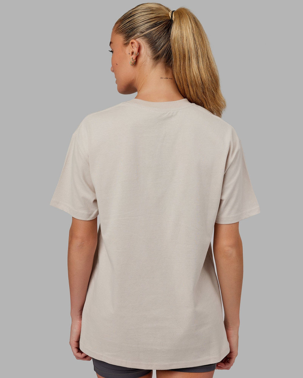 Model wearing Unisex Free Throw Heavyweight Tee Oversize - Shale Biege