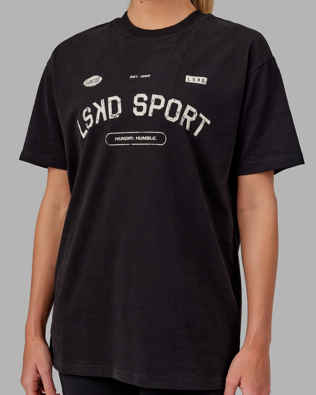 Model wearing Unisex Free Throw Heavyweight Tee Oversize - Black