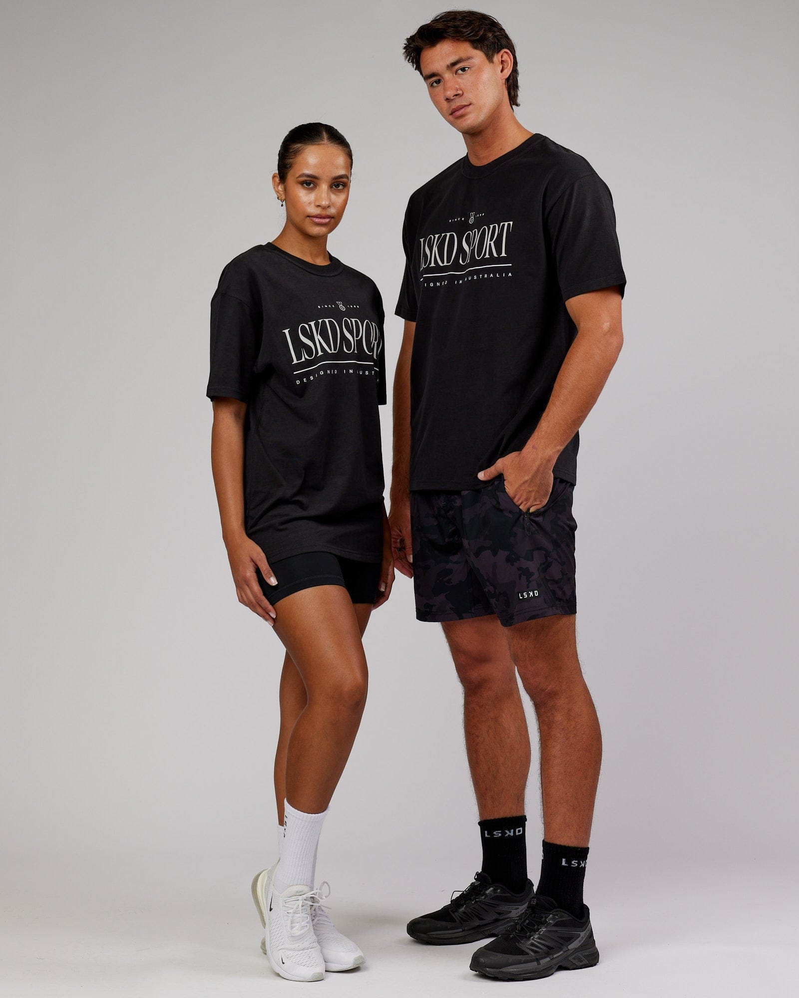 Model wearing Unisex Heritage Heavyweight Tee Oversize - Black-Beige