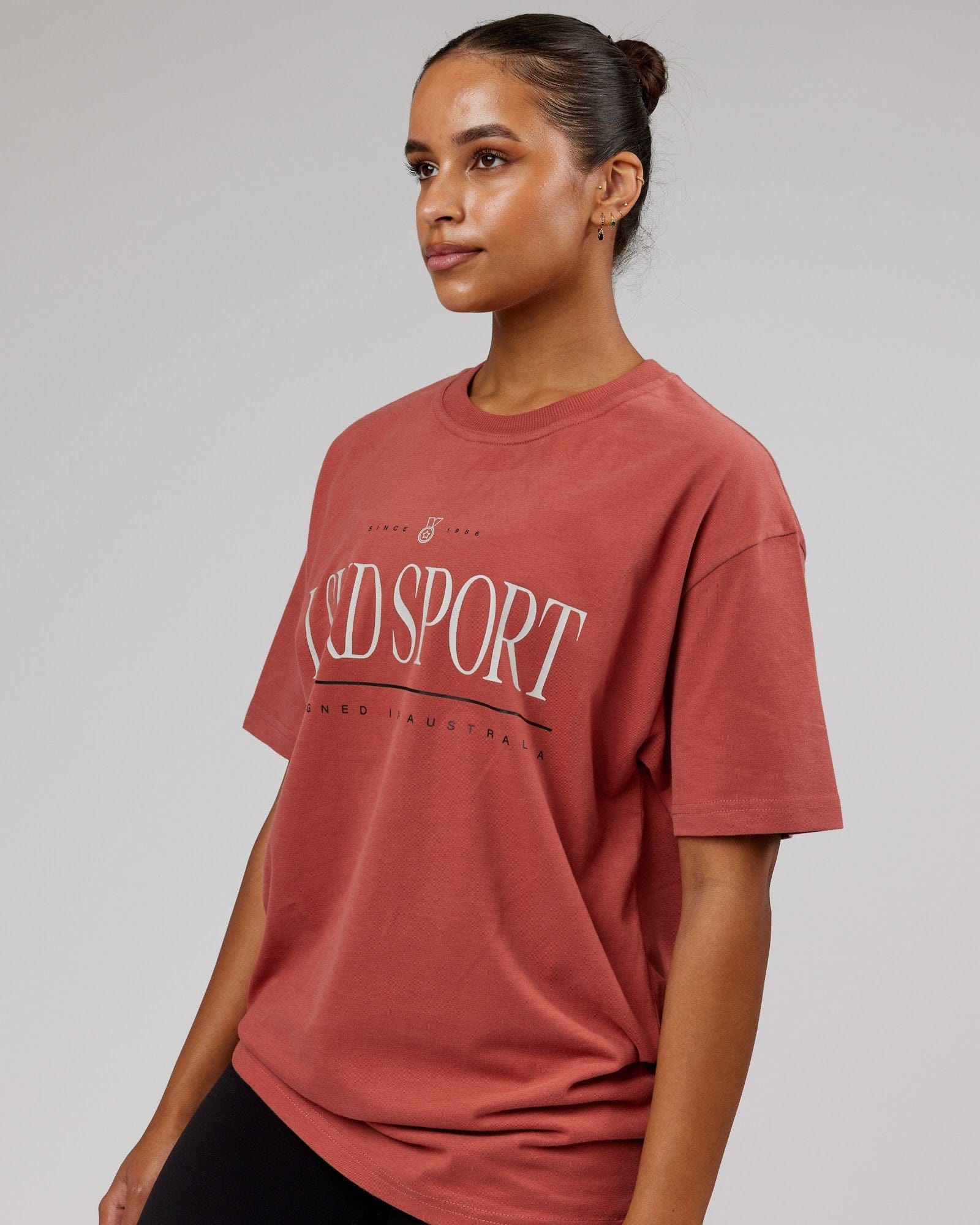 Model wearing Unisex Heritage Heavyweight Tee Oversize - Marsala