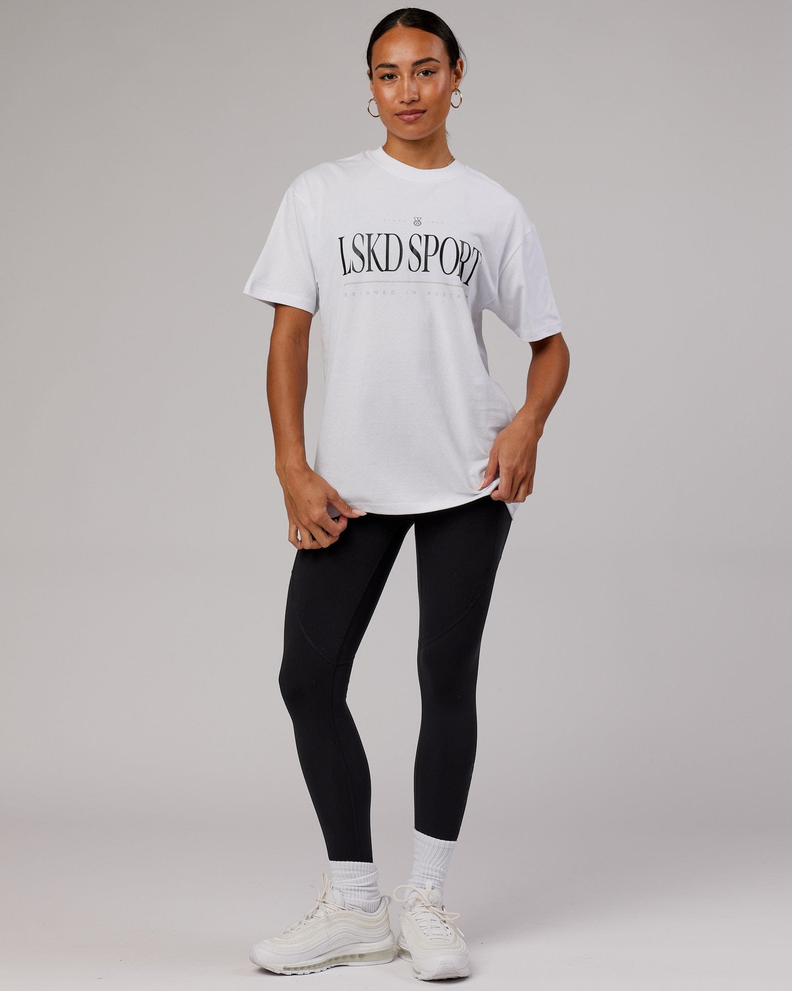 Model wearing Unisex Heritage Heavyweight Tee Oversize - White-Black-Oak